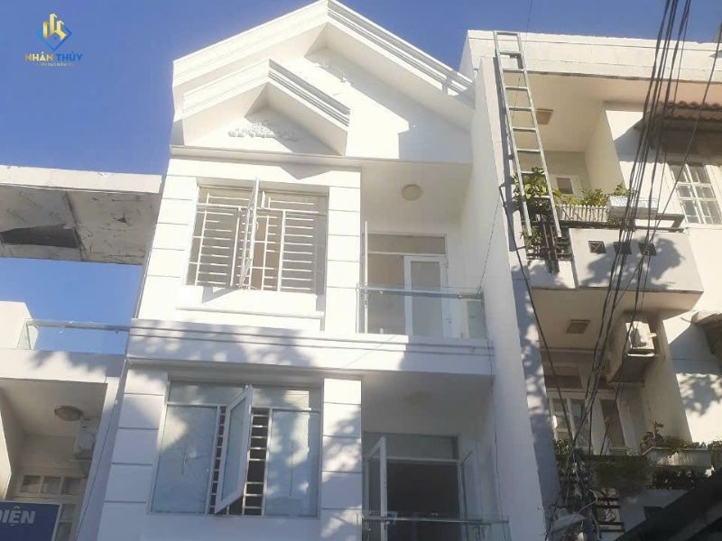 Bề mặt nội thất nhà phố tại Phước Long sau khi sơn hoàn thiện và vệ sinh bàn giao