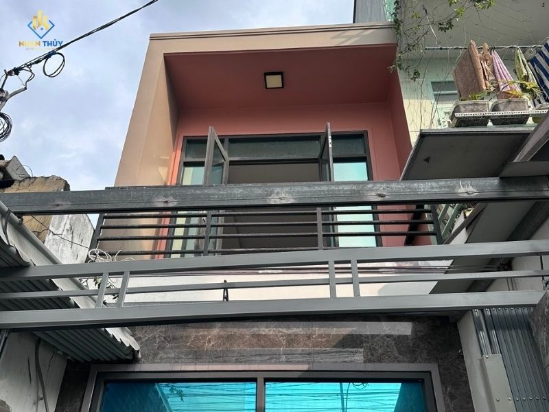 mặt tiền nhà sau khi sơn xong bàn giao
