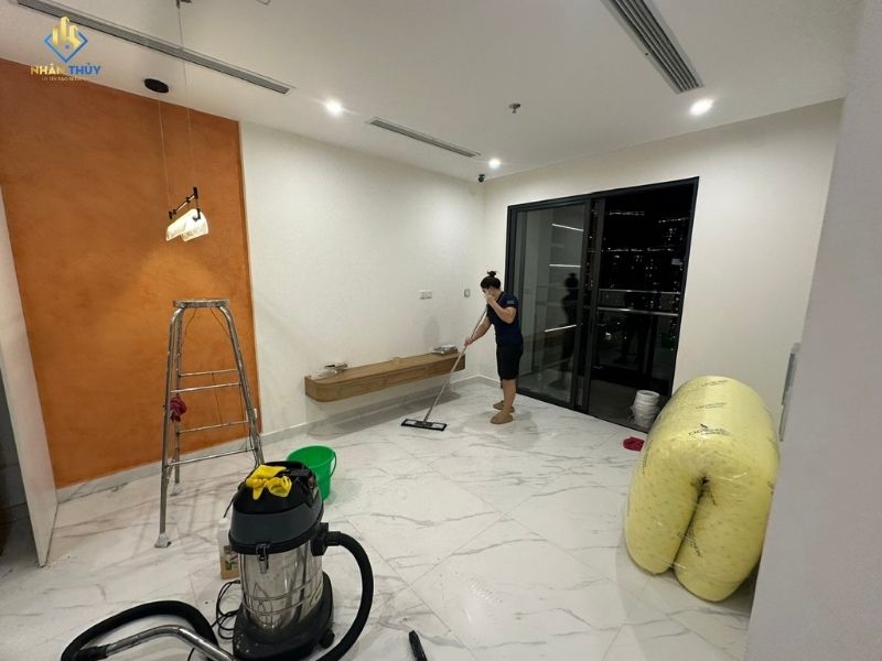 sơn phòng khách xong dọn dẹp vệ sinh