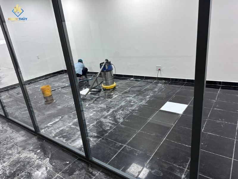 Vệ sinh công đoạn cuối cùng trước khi bàn giao