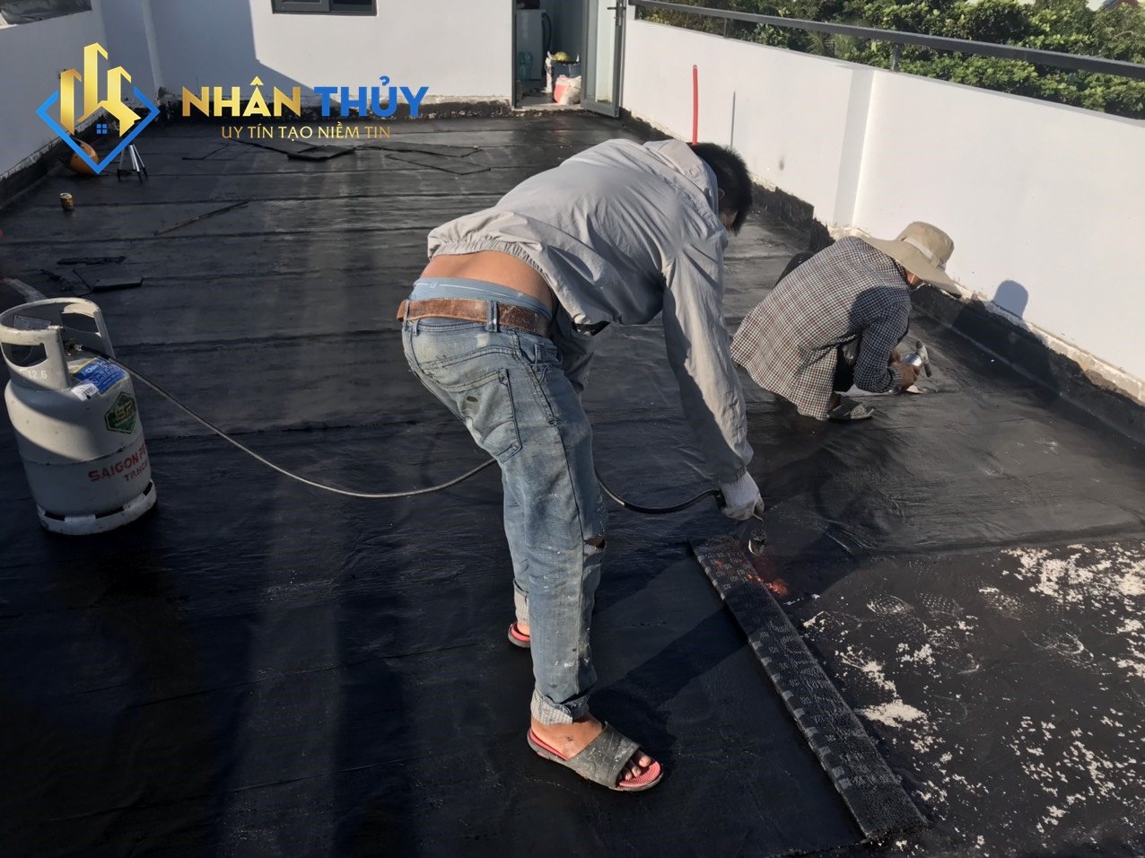 chống thấm khò màng sân thượng
