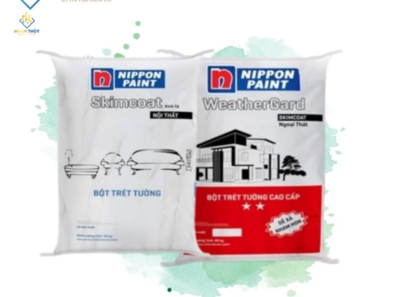 Hai bao bột trét tường Nippon Paint: Skimcoat nội thất bên trái và WeatherGard ngoại thất bên phải