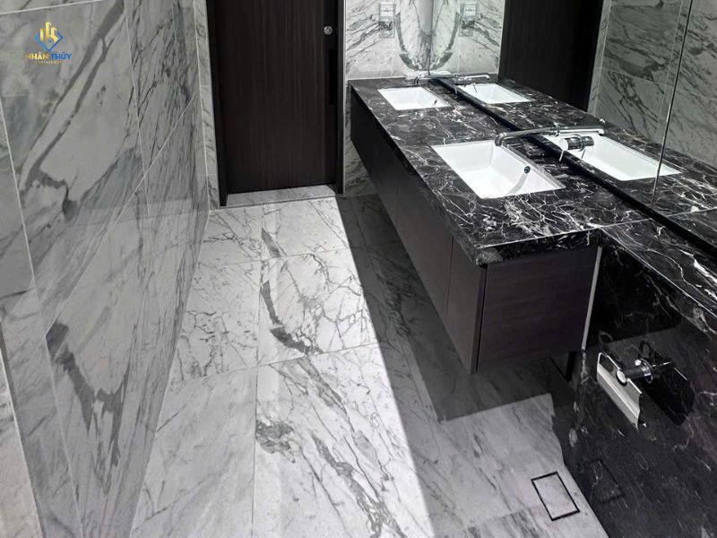 Nhà vệ sinh sau khi được Nhân Thủy cải tạo và hoàn thiện