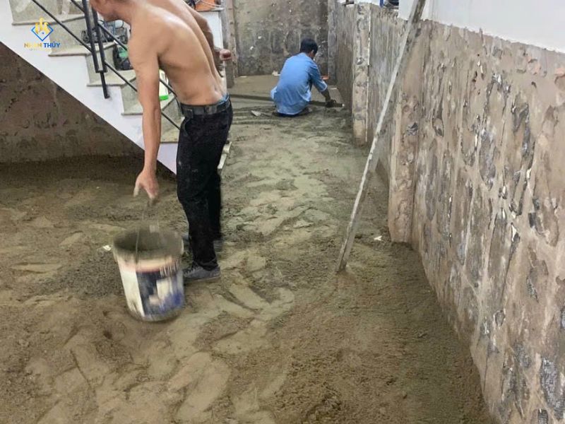 Cán phẳng nền tầng trệt trước khi lát gạch mới