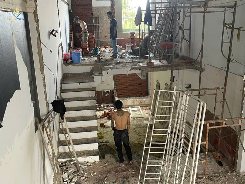 Thi công ốp lát và xây tô tại công trình cải tạo nhà đường số 9, phường Hiệp Bình Phước