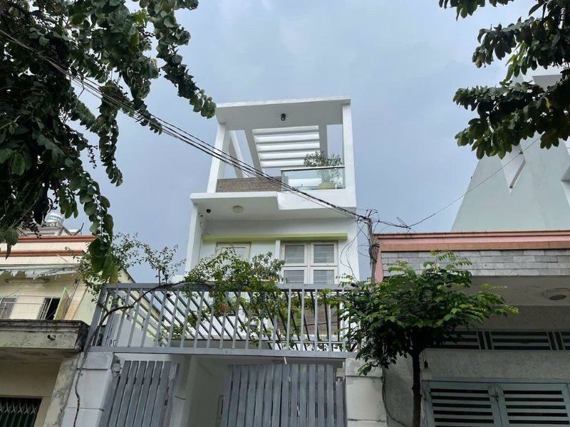 Mặt tiền nhà anh An tại Phước Bình sau khi chống thấm và sơn lại