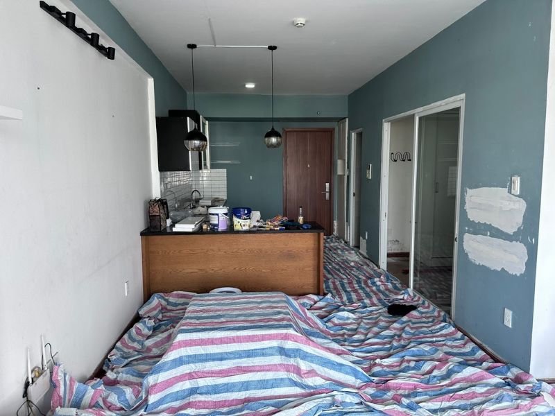 Khu vực thi công được che chắn và tổ chức vận chuyển vật tư