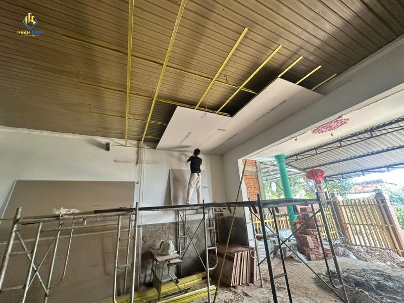 thợ nhân thủy đóng trần thạch cao quận 10
