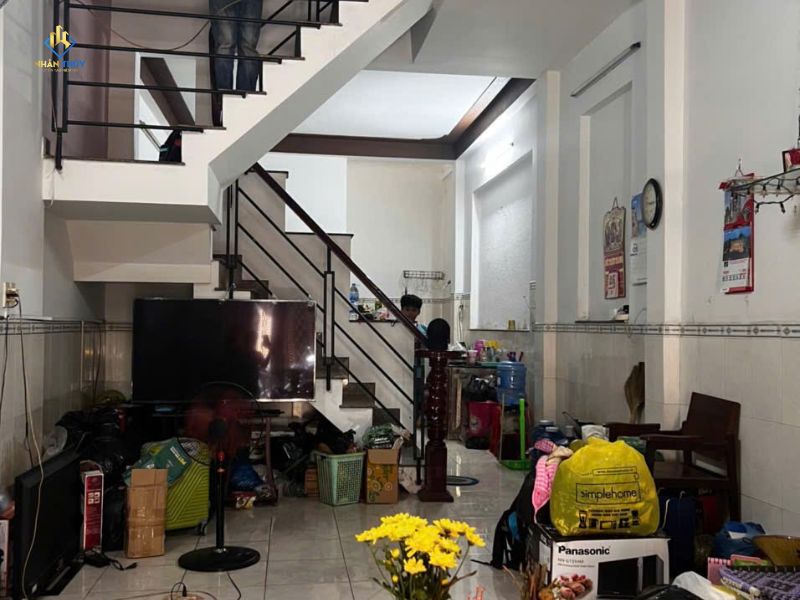 Hiện trạng tầng trệt nhà chị Oanh tại Tân Phú trước cải tạo