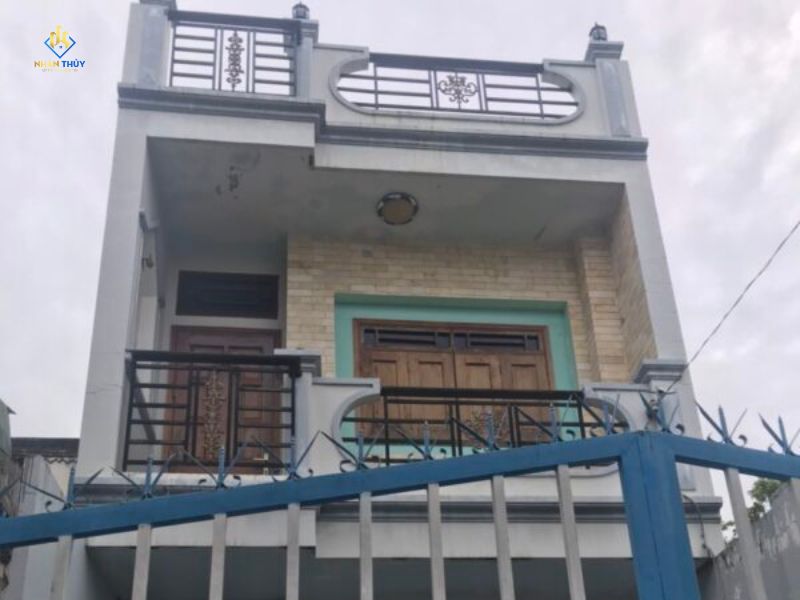 Hiện trạng khu vực cần cải tạo tại công trình nhà anh Xuân, Dĩ An