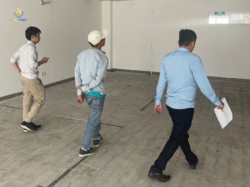 Kỹ thuật Nhân Thủy khảo sát hiện trạng nhà tại Biên Hòa