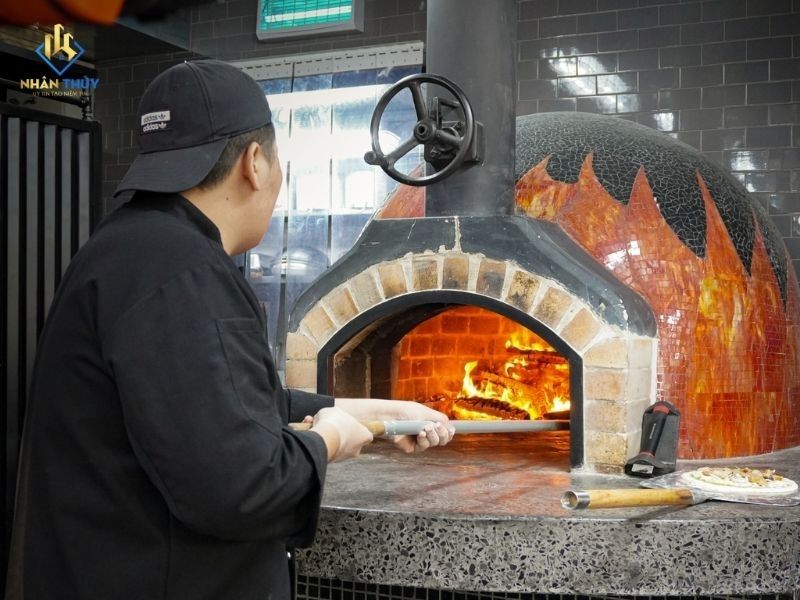 Lò nướng Frankies sau khi hoàn thành phần cửa vòm