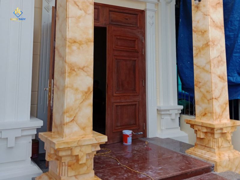 Mẫu sơn giả đá cẩm thạch trên cột vuông