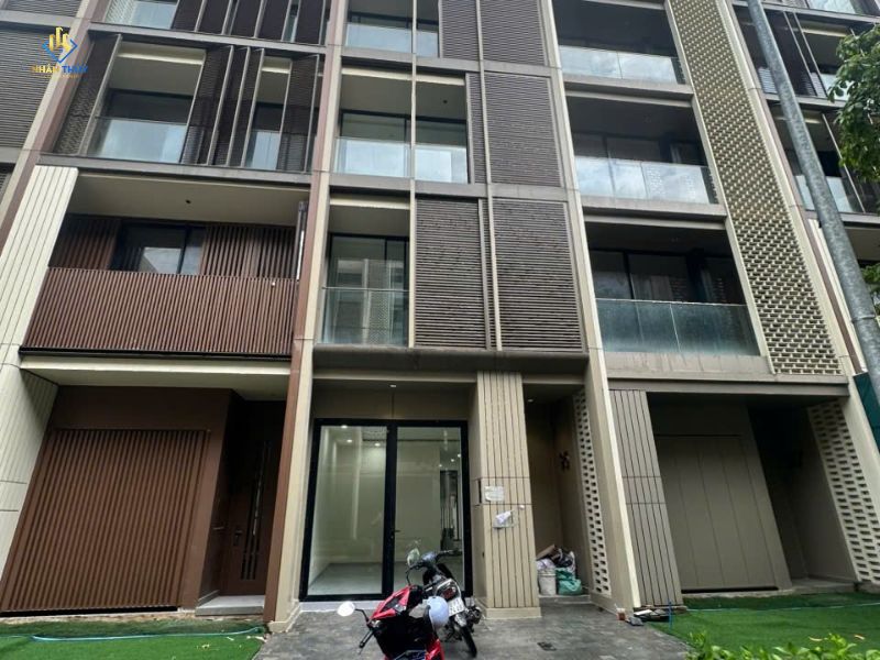 Mặt tiền nhà phố tại The Global City, quận 2 sau khi Nhân Thủy hoàn thiện