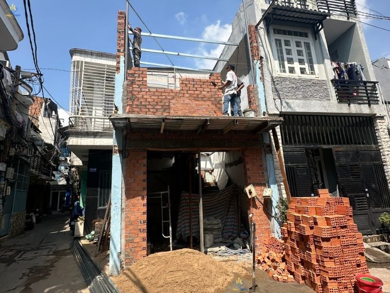 Công trình nhà ở đang được Xây Dựng Nhân Thủy sửa chữa