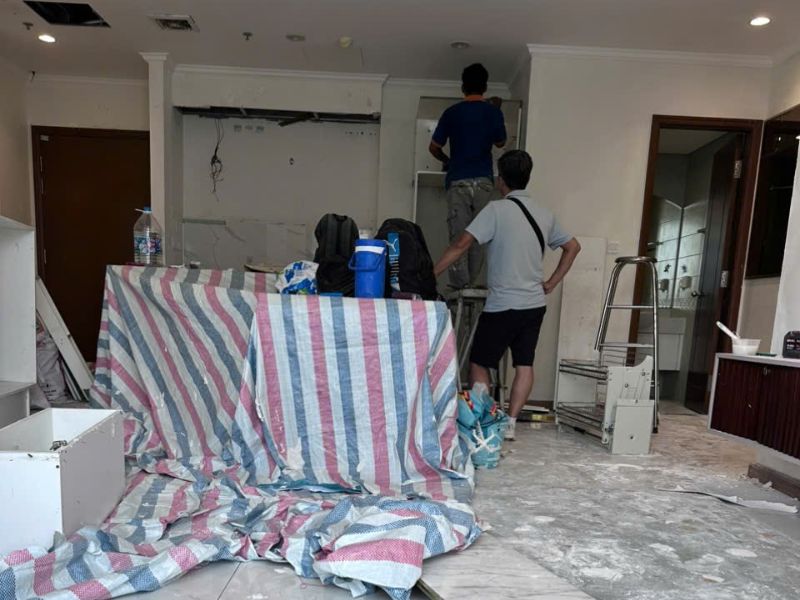 Đội Nhân Thủy thi công cải tạo công trình tại Tân Bình