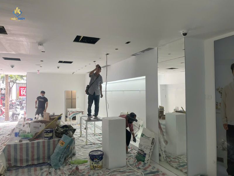 Thi công khung trần và hệ thống điện showroom LEVENTS