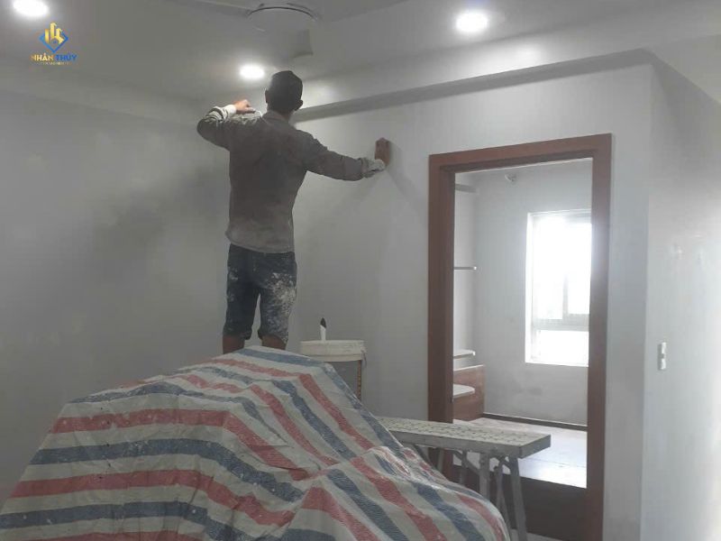 Thợ Nhân Thủy thi công sơn nhà tại khu vực Long An
