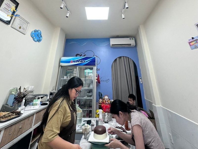 Nhân Thủy thi công cải tạo tiệm bánh tại Tân Phú
